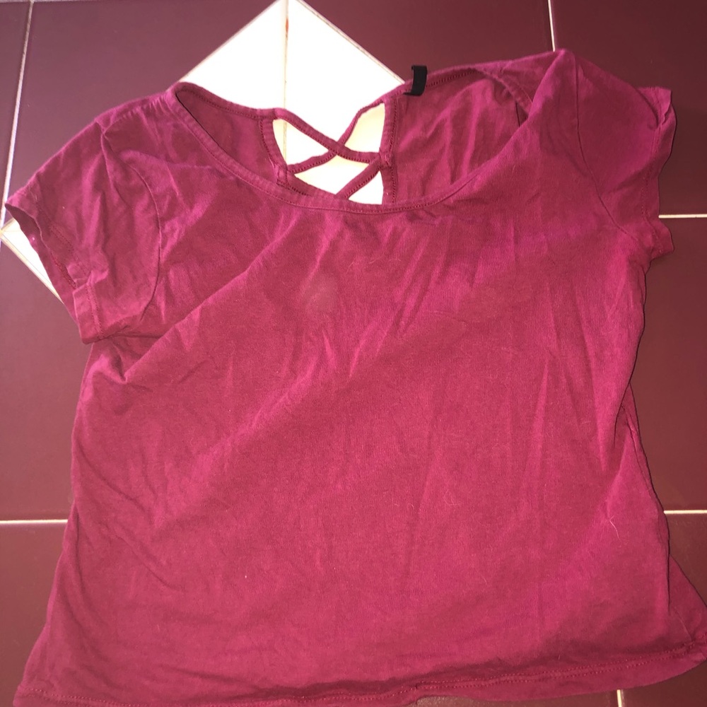 Maroon crop top. (Large)